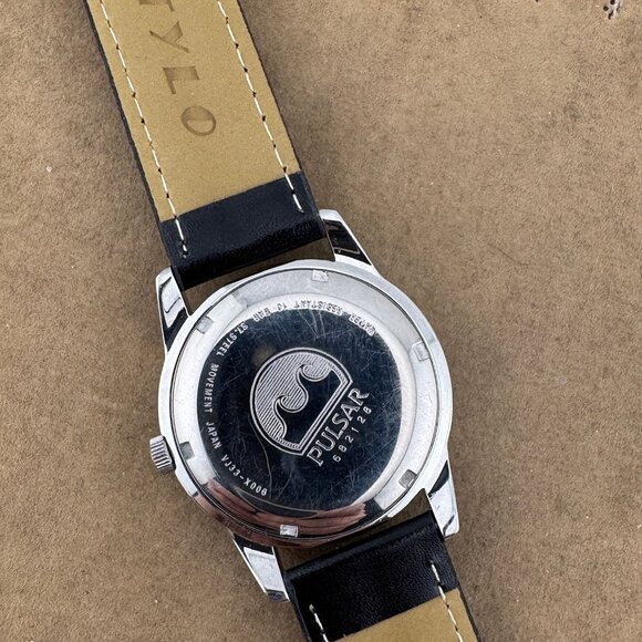 1990's Pulsar Solid Stainless Steel Watch with day and date at 3 - Picture 7 of 8